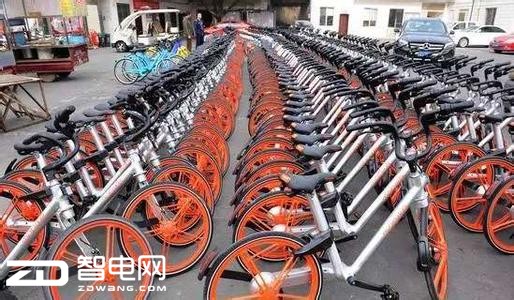 共享单车引发的乱停问题 南京清拖500余辆