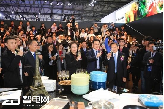ǻȫƽ̨ AWE 2018ʽ