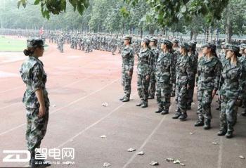 ��ѧ��ѵ���û��Ů��̹٣��β�����������������