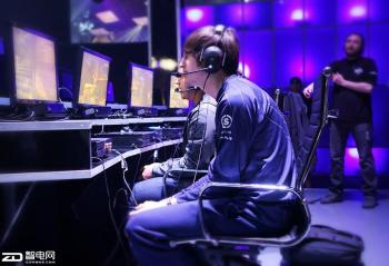 ���۶�ͻ��6000�����۾�������Ʒ������������ھ�