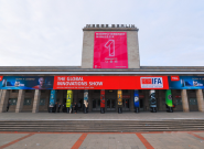 TCL����ϴ�»�ҫ��IFA2018 ����������Ի�