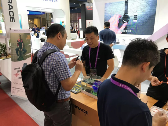 天翼生态博览会:Ferace不止有明星产品 还有更多企图
