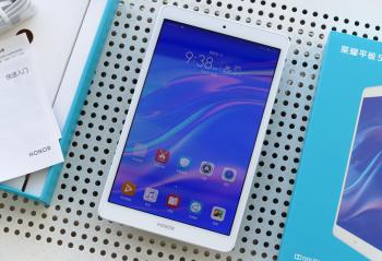 ��ҫƽ��5 8Ӣ������⣺����֮�� ����׿Խ��ɫ