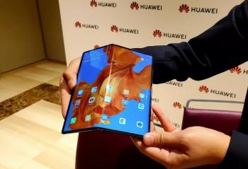 ����Galaxy Fold �뻪ΪMate X  �����ǵ��׻��ж�Զ�� 