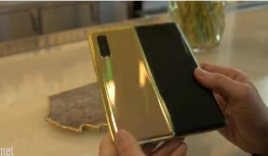 Galaxy Fold   һοҰó 