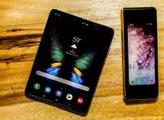 Galaxy Fold 看起来像三明治 开起一段狂野的旅程