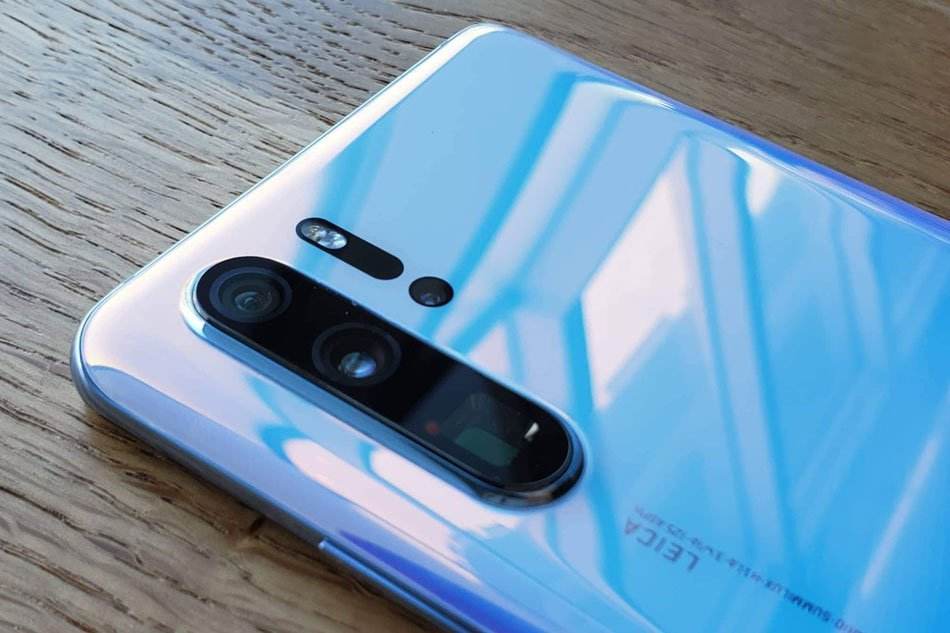 华为P30pro屏幕超越三星s10?微博网友炸了