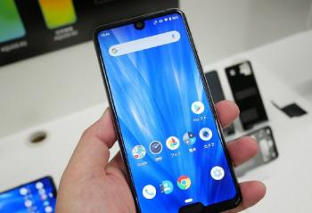 ������Ӯ�� Aquos R3�ɾ�˫�����ֻ�ͷ��