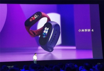 �Ƽ����磺С���ֻ�4���շ����������ƶ�֧����С��ͬѧ��