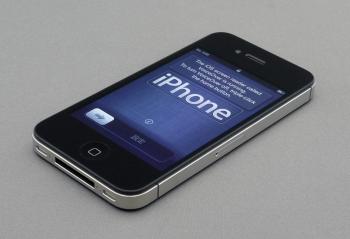 ٩�磺��һ��iPhone���iPhone 4��ƣ������´�����ع�