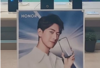 ����K30 ��ҫV30 120HZˢ���ʵ�5G�״ζԾ� 