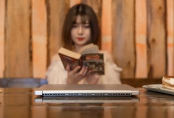 �������¿�þ���Ͻ� ���۾���U45ϵ��ʮ����о��Ʒ