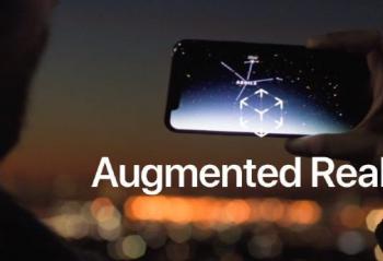 ��һ��iPhone��������һö��world facing��3D����ͷ