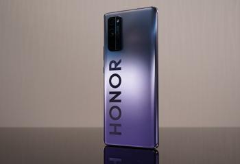 ��ҫ30 Pro+���⣺HONOR��ѧ�볬�й������������� ˭����ס��