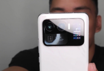 С��Mi 11 Ultra    6.81Ӣ��WQHD + 120Hz����OLED��Ļ