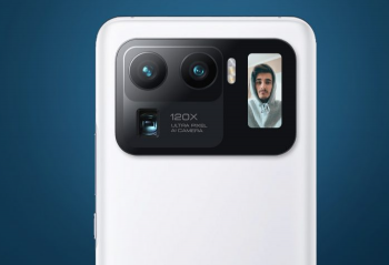 С�� 11 Ultra    ���еڶ�����Ļ ֧��120������佹