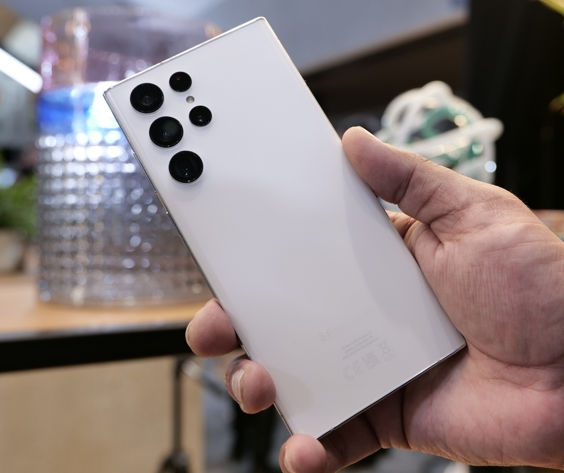 ���� Galaxy S22 ϵ�й��а淢��  ѡGalaxy S22 Ultra ����� ��