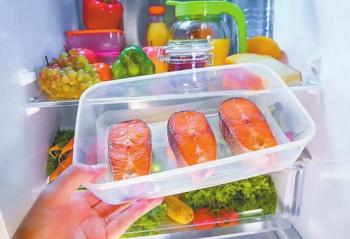 剩饭菜应趁热放冰箱，还是等凉了再存放？