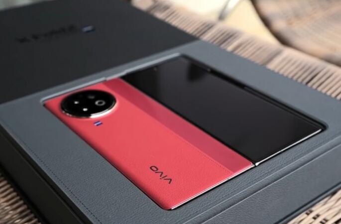 vivo X Fold2 ۵ֹڴ󣬴дľϲ