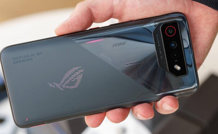 ˶ ROG Phone 7