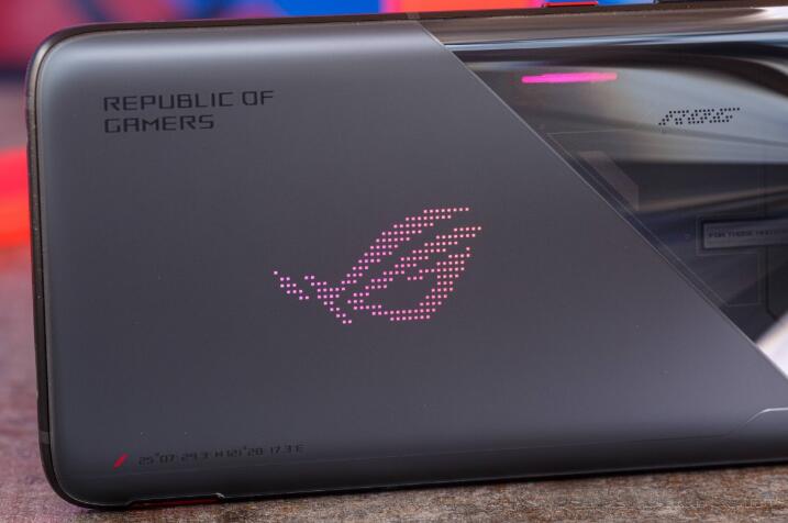 ˶ ROG Phone 7