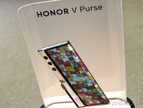 荣耀携折叠屏V Purse概念亮相  科技与艺术时尚挎包之选 