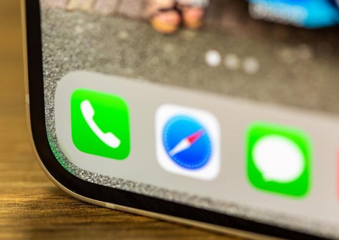 iPhone 16 Pro ӵı߿