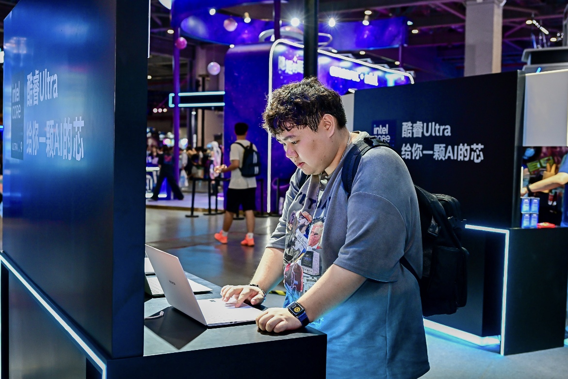 ʱŻ7799ԪҫMagicBook Art 14ChinaJoy
