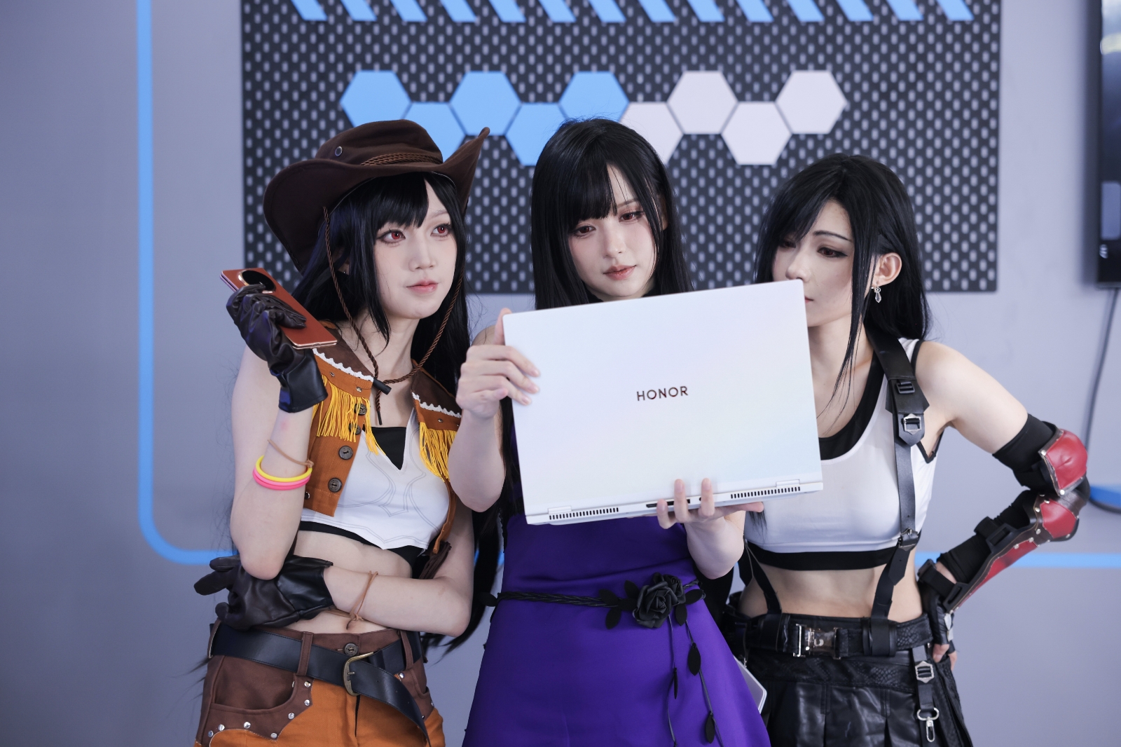 ʱŻ7799ԪҫMagicBook Art 14ChinaJoy