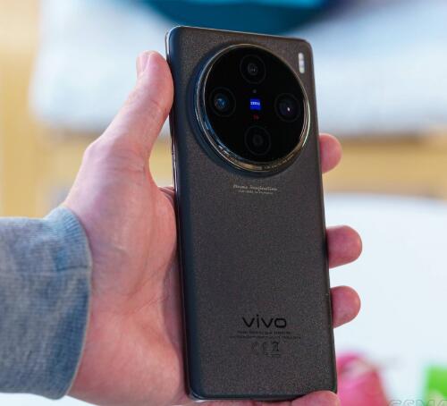 vivo X200  OPPO Find X8 10³Ƴ
