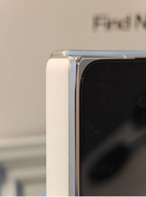 OPPO Find N5220ȫ׷ DeepSeek-R1