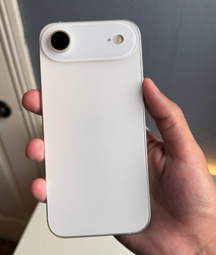 iPhone 17 Air ɫع 