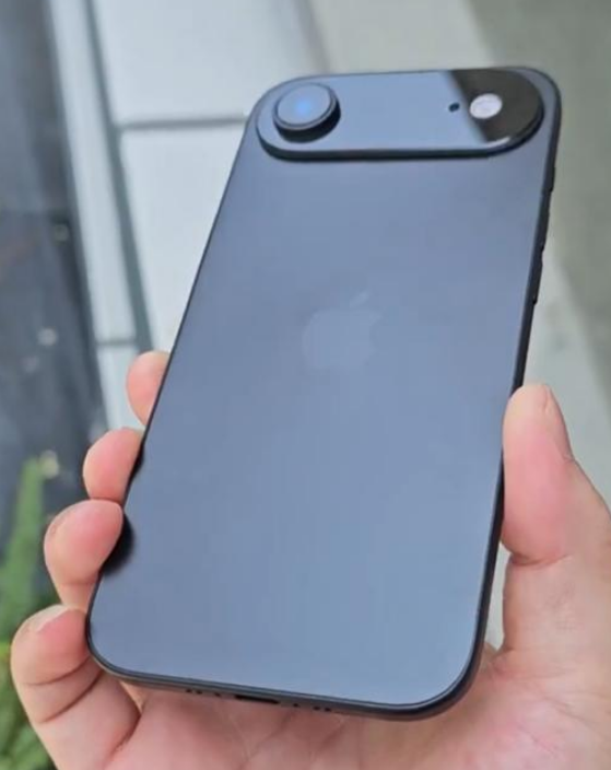 iPhone 17 Air ɫع 