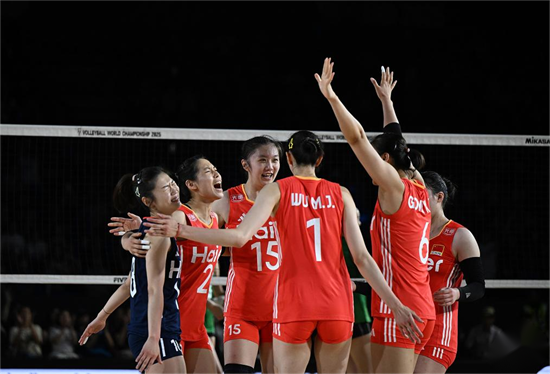 中国女排把“不可能”变成可能,原来“突破”从不怕晚