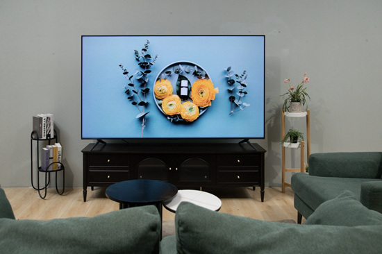 热搜上的“大彩电”,比不上家里这块屏带来的爽感