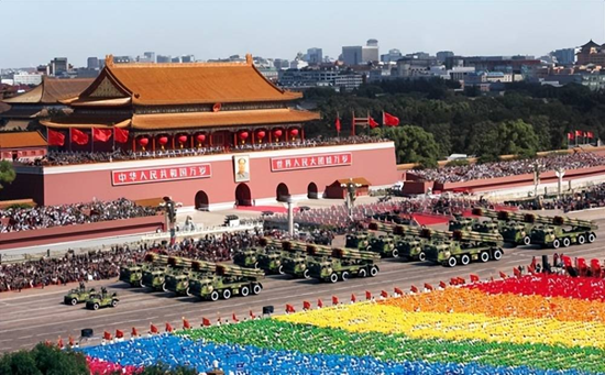 十年前助力阅兵,十年后宅家观礼,TCL凭什么一直靠谱?