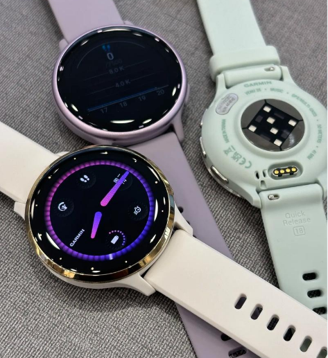 腕间也潮流 智能手表成为穿搭一环