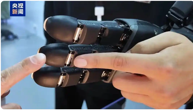 打破技术壁垒 年轻团队破茧国产机器人灵巧手