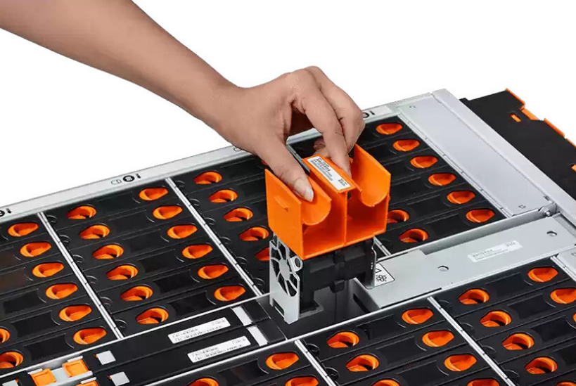 ��������Ultrastar Data102���ͳ��ܴ洢�����ع� 