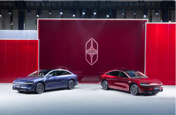 鸿蒙智行享界S9 越境豪华,邀您共鉴!