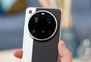 С��һ��������Ʒ���ڴ���ǰ���еǳ�