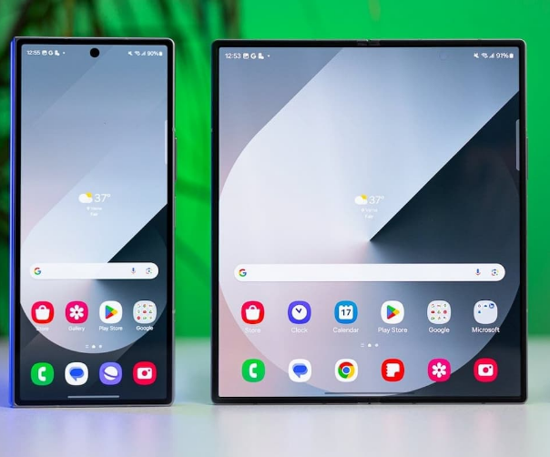 苹果折叠手机iPhone Fold 或于2026年9月秋季发布会正式亮相