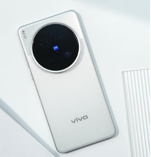 重磅爆料!OPPO Find X9 Ultra、vivo X300 Ultra或3月发布