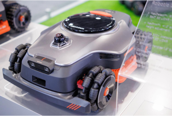 ��ʿ�ͷ����׿��ں��ǻ�RTK��AI�Ӿ��뼤���״��ݻ�����