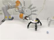 �����ֻ����ˡ�ʵ��˫��ץ������������