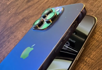 ƻ�����۵�iPhone Fold ����ơ���ʾ���ͷ�������