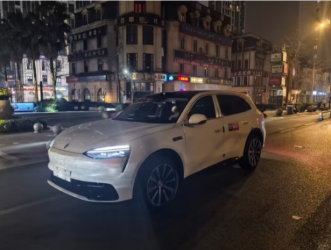 ���������ʽ� M6 �����ɫͼ�ع� 