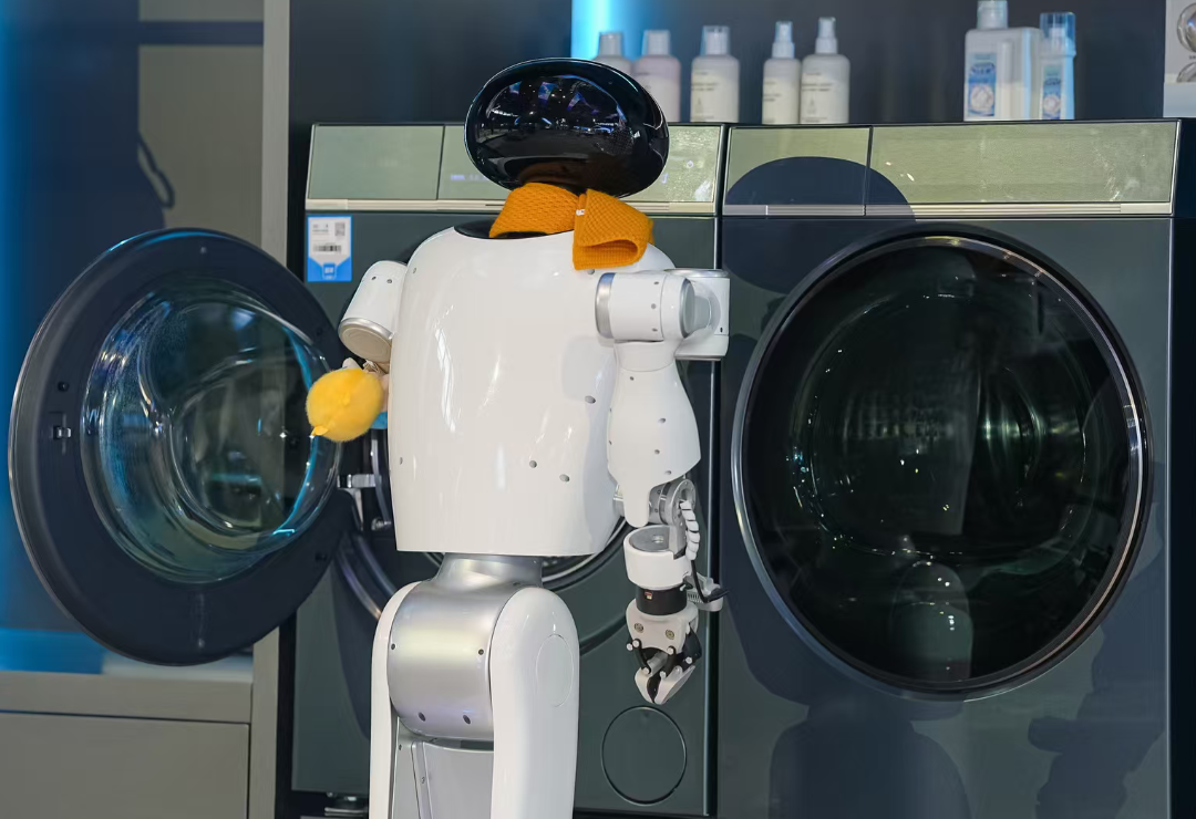 �����Ǽҷ���AI֮��2.0�ͼ�ͥ�����ˣ����˼������һ��