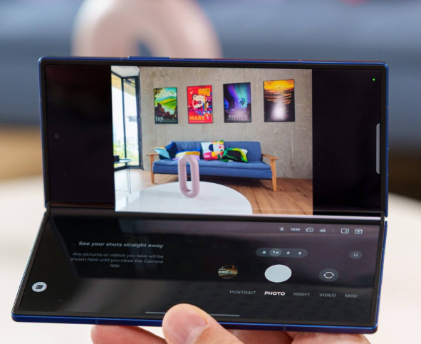 ���� Galaxy Z Fold8 ����ع� 