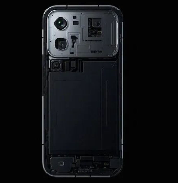 С�� 18 Pro �ֻ���Ⱦͼ�ع�